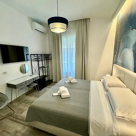 Le Dimore Di Lorenzo Affittacamere 4*