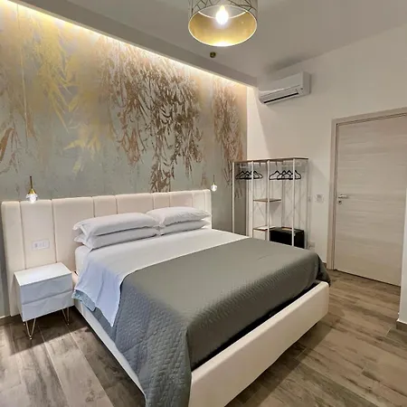 Le Dimore Di Lorenzo בית הארחה נאפולי